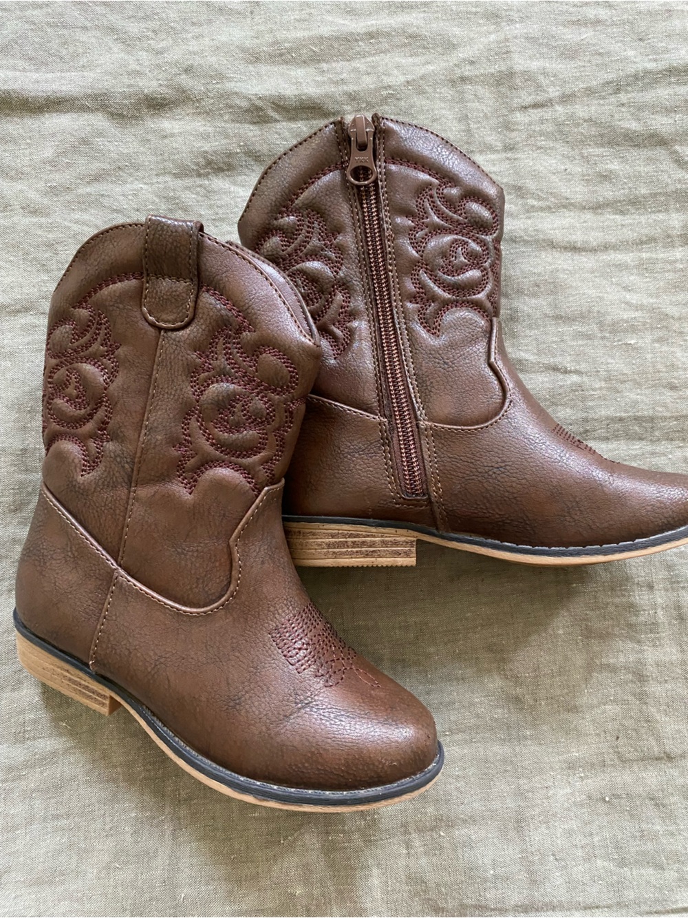 Cat & Jack Brown Embroidered Faux Leather Ankle Boots, size 10.